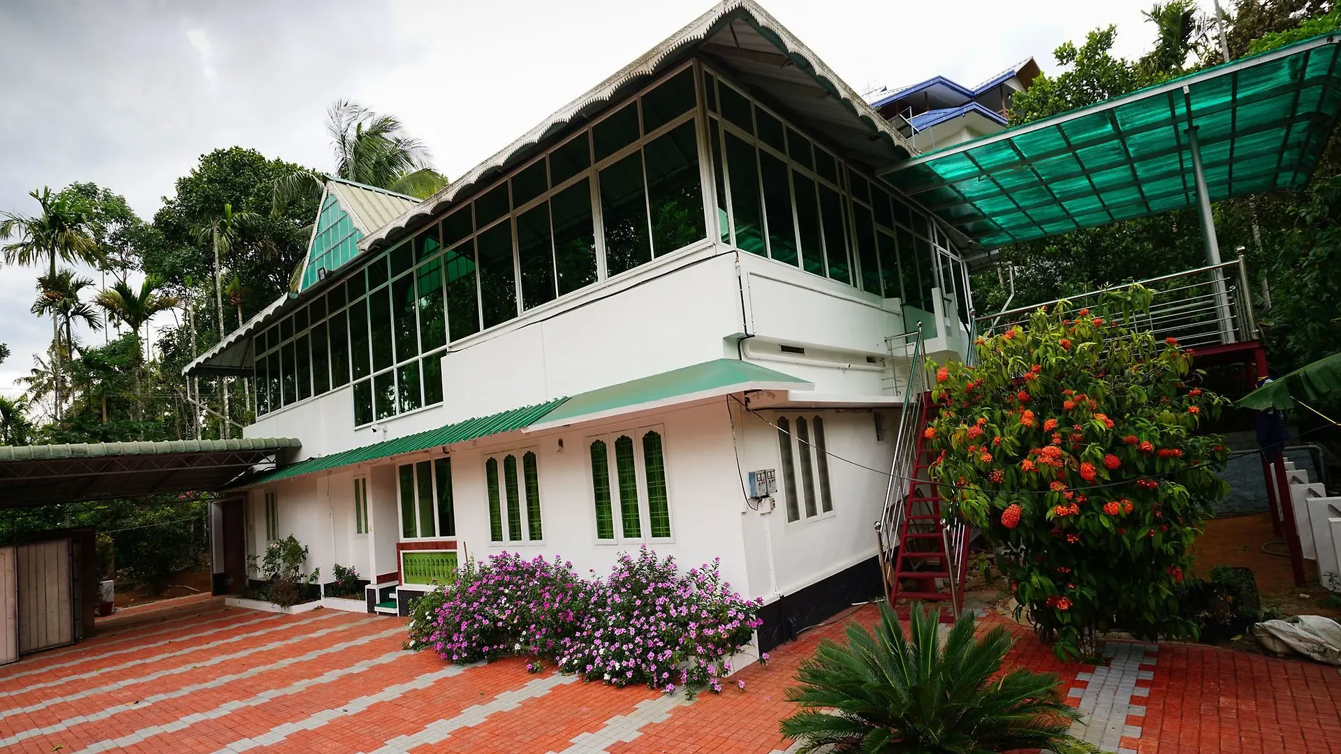 Oyo 13011 Le Pepper Hotel Munnar