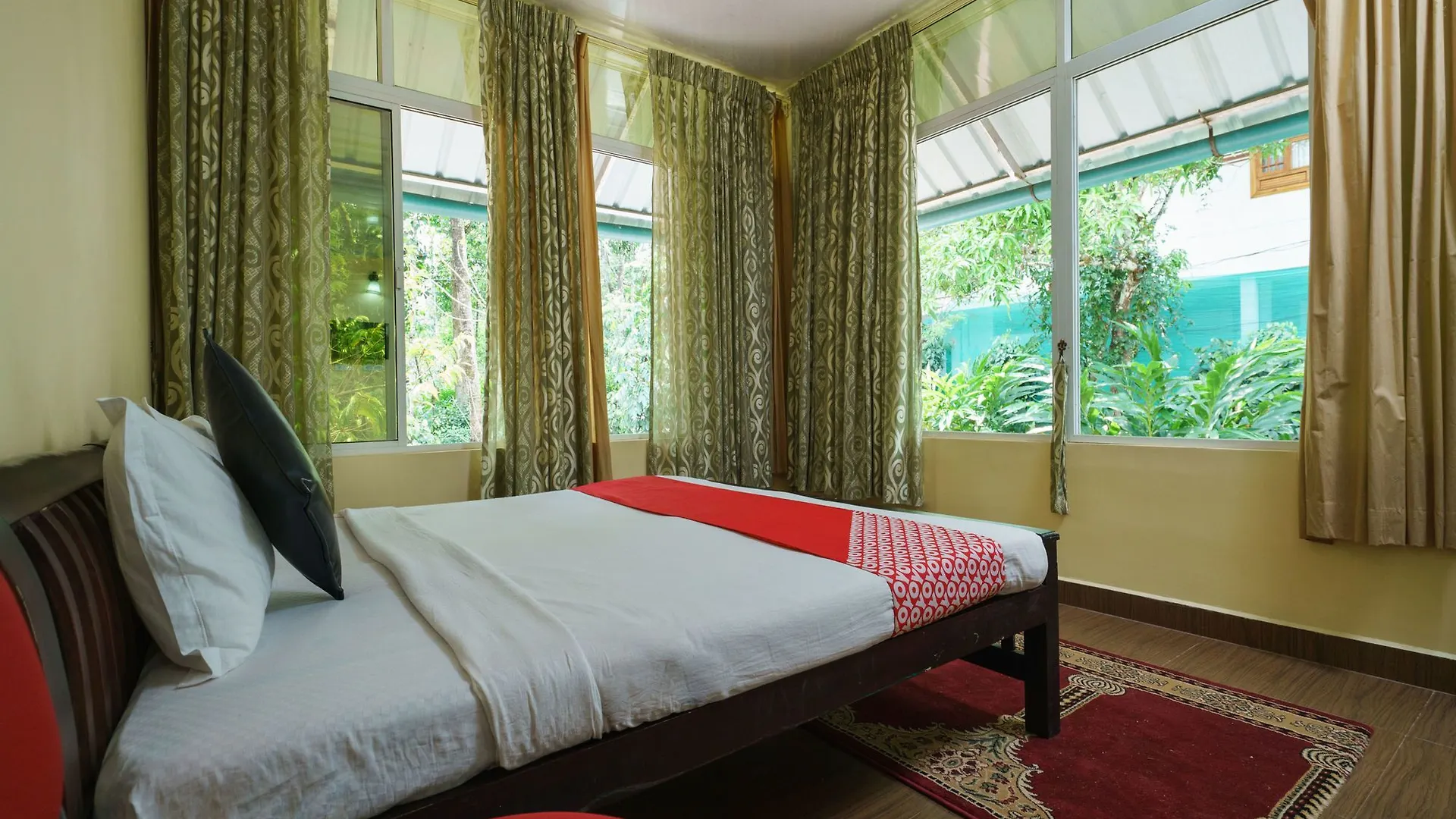 Oyo 13011 Le Pepper Hotel Munnar